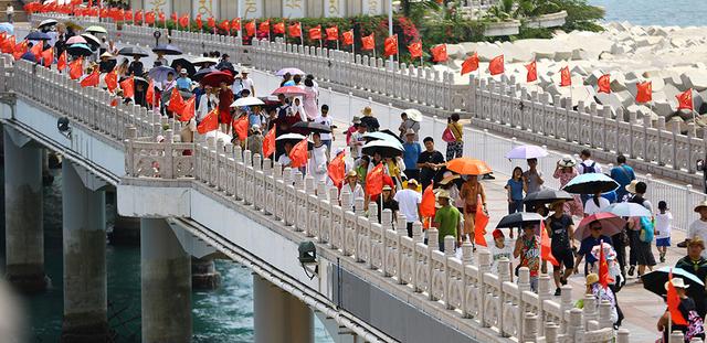 国庆假期7.82亿人次出游 花了6497.1亿元