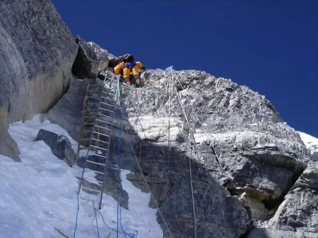 珠峰春季登山季已过半，那些去的登山家们现在都怎么样了？