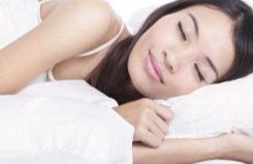 敷睡眠面膜 做个美容"觉主"
