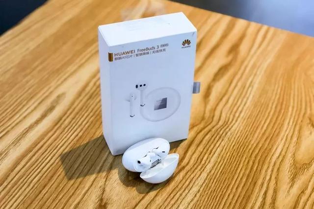 当代年轻人的消费观，打折不买很亏！AirPods 999、健康水380…香