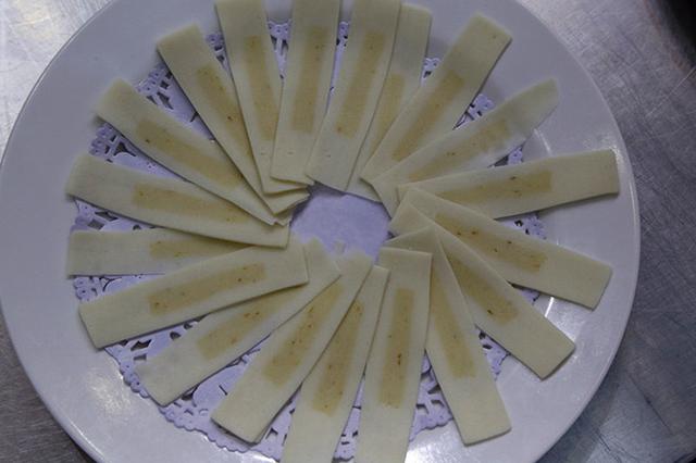 消失半个世纪的深圳传统小食云片糕 宝博会合成号展位正式开卖啦