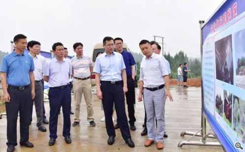 丁立新带队赴松桃县对接调研扶贫协作工作