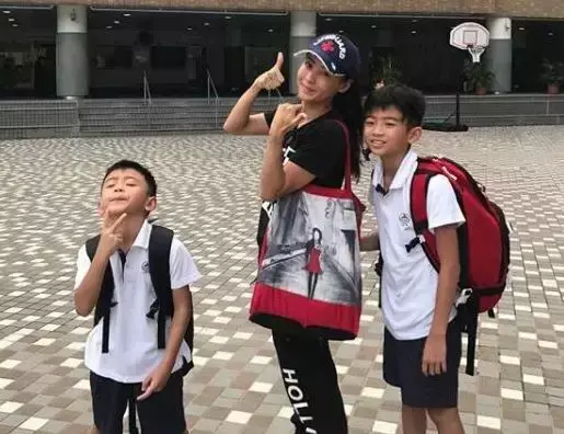 扒一扒定居新加坡的明星日常，那是相当接地气~