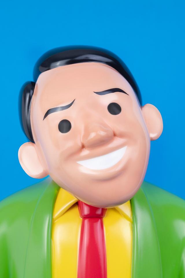 「是日美好事物」Joan Cornellà名作雕塑戏谑当代文化，CPB用京都传统工艺来刺绣彩妆