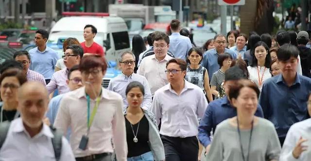 新加坡被评全球工作时间最长的国家，工作狂“病毒”全岛蔓延！