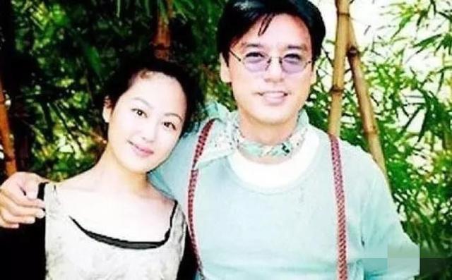 56岁章小蕙露面，因败家让钟镇涛破产的她，离婚后却男友无数？