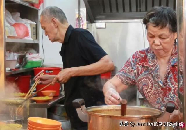 在新加坡，真正令老饕食客们竞相追逐的“米其林”你也吃得起！