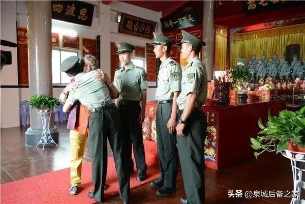 拜谒百姓心中的“天下第一庙”：不供佛祖供兵哥，不放梵音放军歌