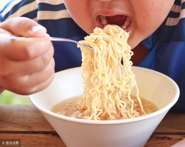 “方便面”不是“convenient noodle”！