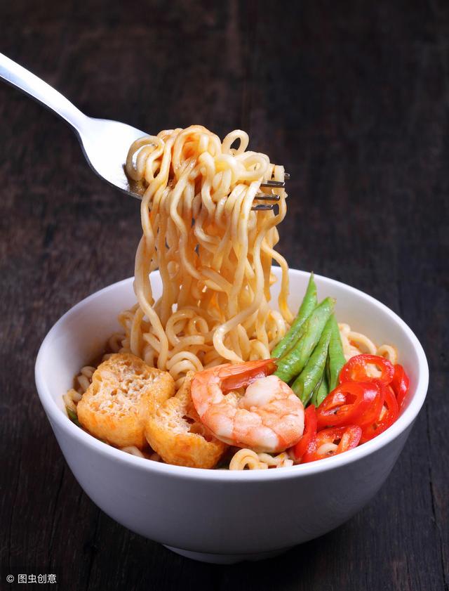 “方便面”不是“convenient noodle”！