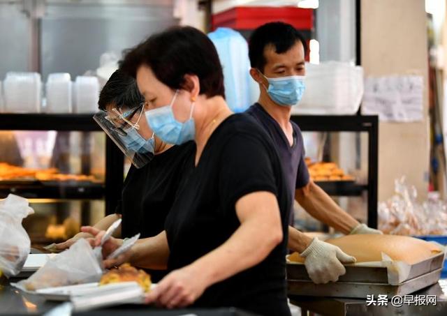 面罩防疫功效不及口罩 新加坡民众出外不可用面罩替代口罩