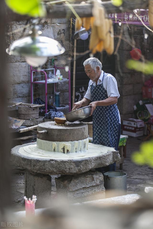 肖战一口豆汁儿，登上泰国热搜第一！你眼中的豆汁儿什么样？