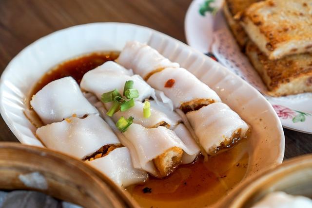 为什么新加坡人家里几乎“不开火”？了解原因后：谁做饭谁“傻”