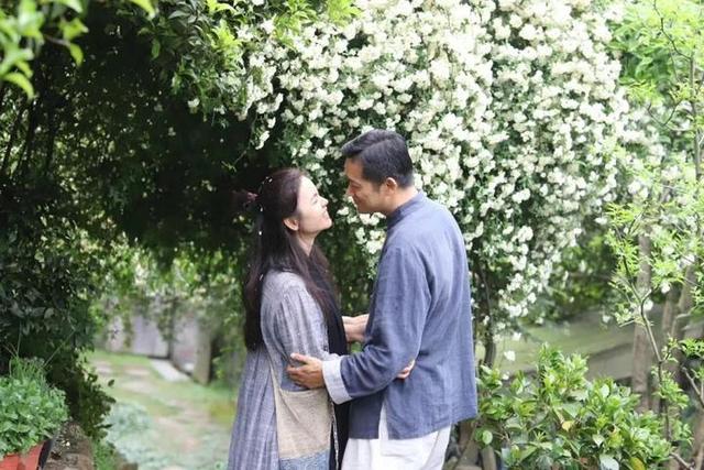 难啊！坚持4个多月，杭州70后夫妇崩溃了：娃要升初中，老人要养老，民宿还要开吗？