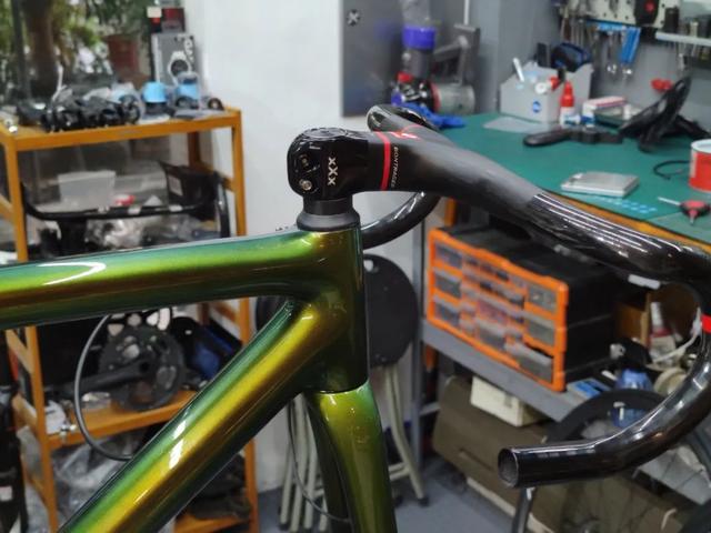 「上称党的崛起」4.65KG！挑战全球最轻Specialized S-Works Aethos整车