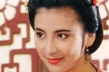 她曾是“新加坡阿姐”，与丈夫相爱27年零绯闻，今54岁胖到认不出！
