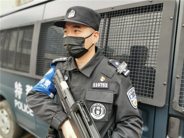 杭州特警黄旭炜：战“疫”时刻显“警色”一腔赤诚护民安