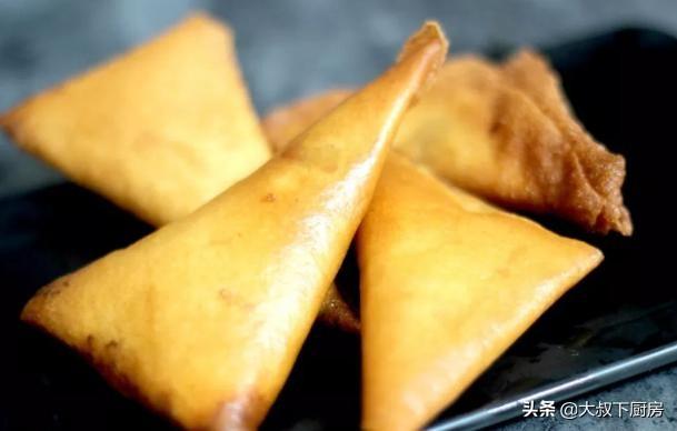 小吃怎么做？大叔家的牛肉咖喱角，酥脆可口，香气扑鼻，家人爱吃