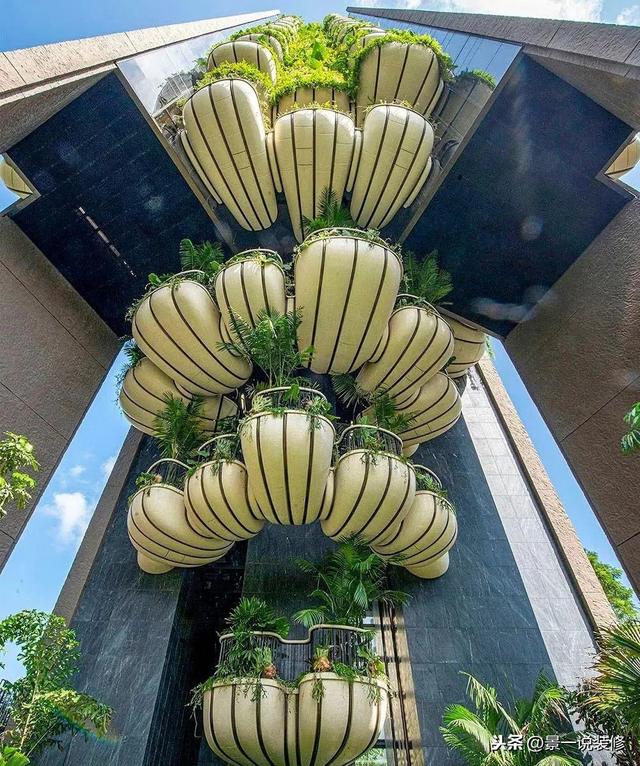 新加坡建栋公寓楼，户户大豪宅，阳台花瓣状，难道就我欣赏不来？