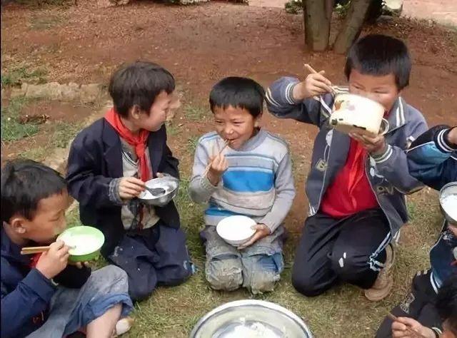 触目惊心的中国式剩宴，浪费的背后是一场灾难