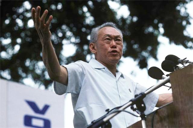 新加坡国父谈美国衰落条件：这三大优势还在一天，美国永远不倒