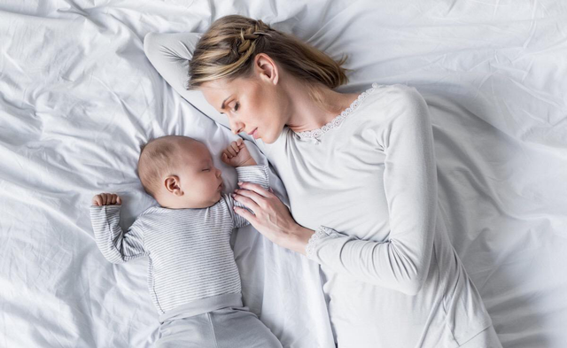 如何顺利实现母乳亲喂？新生纽柏哺乳师强调产后要尽早开奶