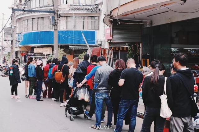 在街边小吃面前，米其林星级餐厅瞬间逊色