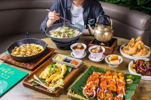 人气新加坡料理，在天河CBD就能打卡，必点肉骨茶、麦片虾…