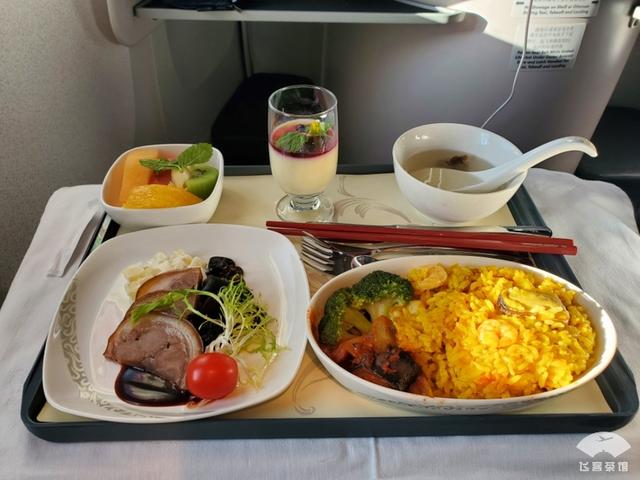 国航B747京广线公务舱！在主场起飞的航班，服务标准就是高