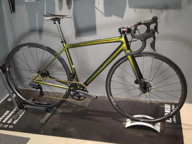 「上称党的崛起」4.65KG！挑战全球最轻Specialized S-Works Aethos整车