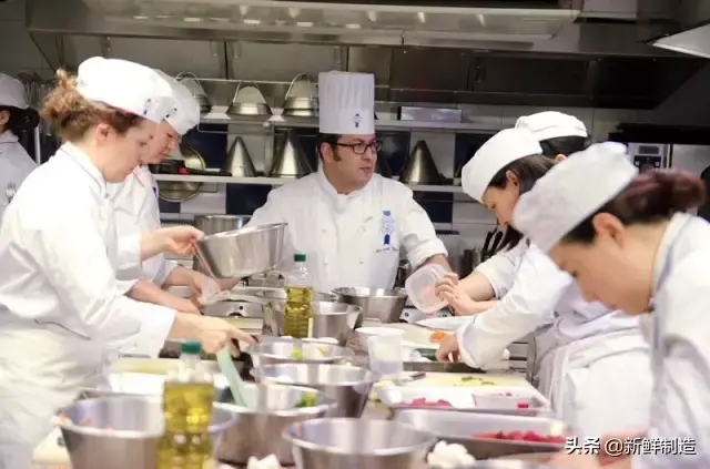 好店｜它家甜品比咖啡多 吃上三周不重样「The Two Bakers」