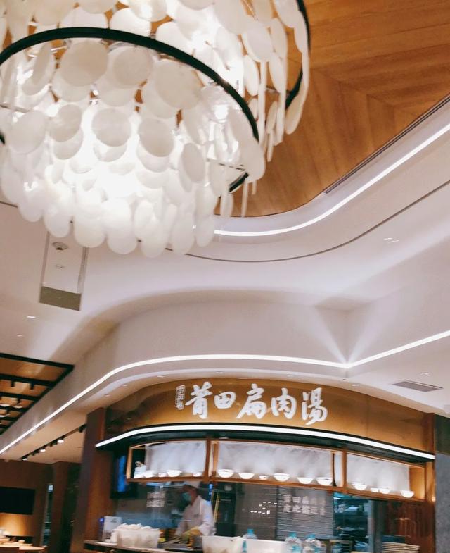 深圳湾万象城藏着一家新加坡米其林一星店，源自新加坡的福建餐厅