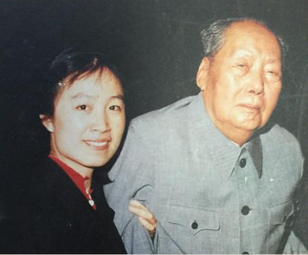 毛主席80岁时患白内障不愿手术，孟锦云出面后，毛泽东：我做