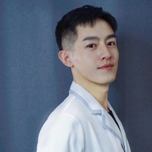 打开小本的化妆台！跟科普专家挑选护肤品