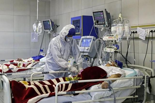 “病毒比特朗普厉害”！伊朗医院遍地尸体视频流出，当局用石灰烧尸防传播