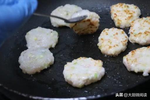 杏香虾球入口酥香,关键是挂这款脆炸糊!4道旺销虾,餐厅推新必选