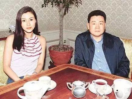 怼成龙、杠刘嘉玲，“战”李嘉欣，关之琳之后再无港风绝顶美人