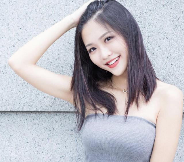 新加坡阳光丽人 微笑如彩虹般绚烂，小个子女生夏日穿搭“模板”