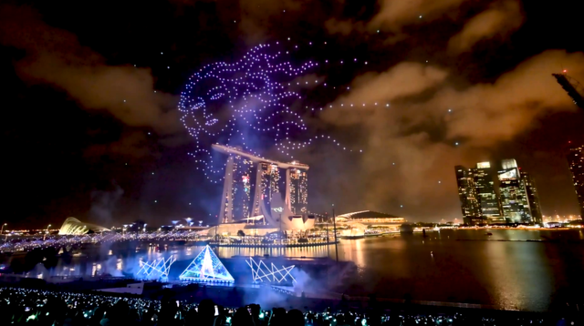 新加坡跨年倒数 大型无人机编队秀惊艳世界