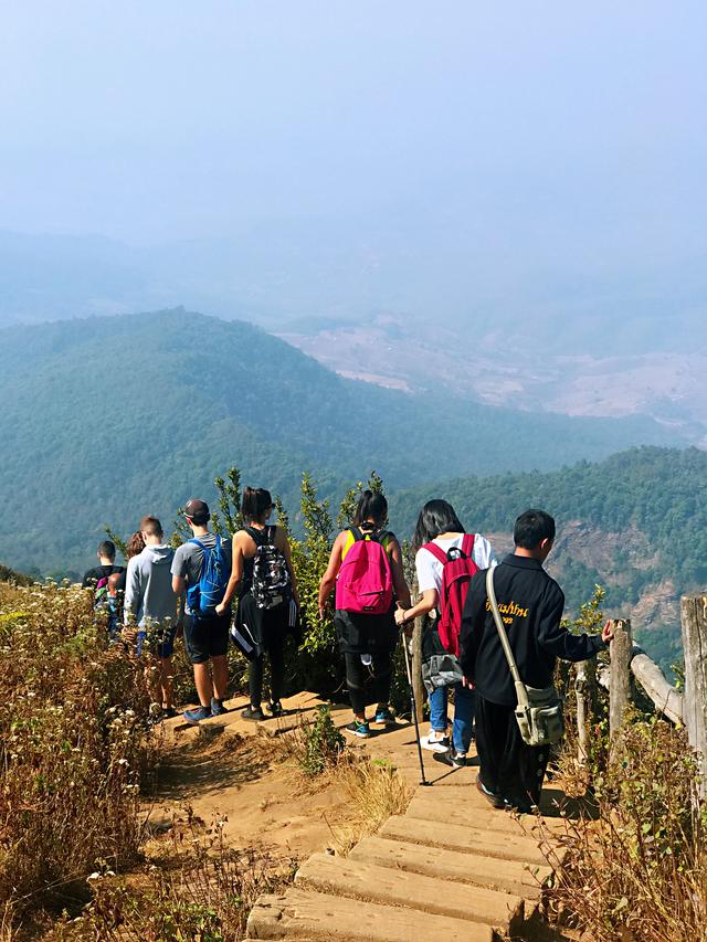 一面是残酷，一面是温情，实拍受旅游重创的泰北旅游城市清迈