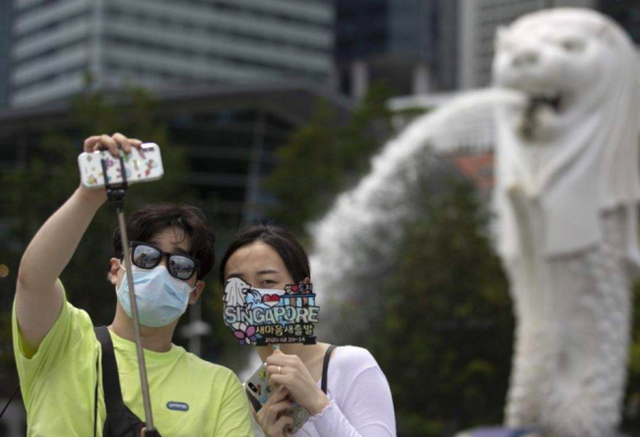 全球首个进入二次爆发的国家，新加坡为何在最终关头功亏一篑？