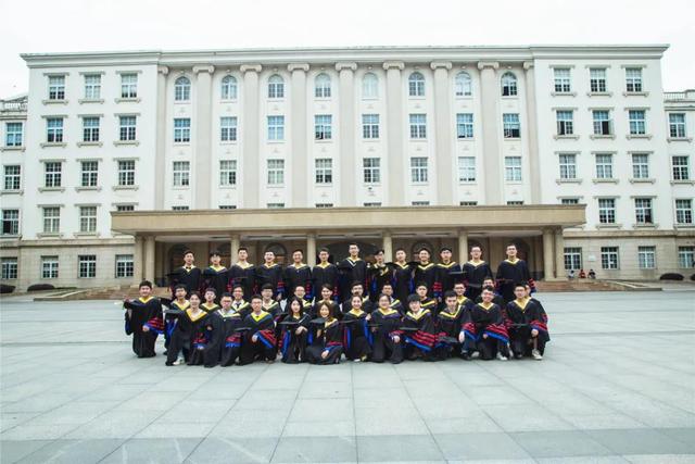 就业率100%！四川最牛"学霸班"：全班38人，37人去清华等深造，1人入职名企！