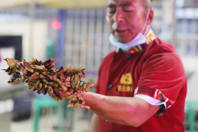 就为了这里的美食，买二张往返机票也绝对值得！带你去和田夜市