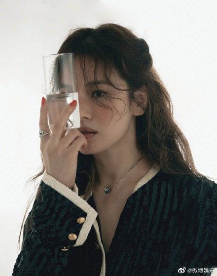 宋慧乔与宋钟基离婚之后晒伤妆大片来了，一起pick童年女神吧