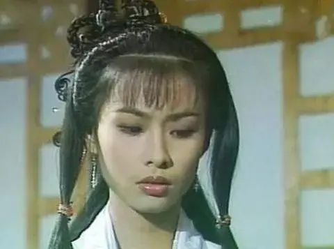 新加坡古装秀中的美女彼此很熟悉，但你可能无法说出她们的名字
