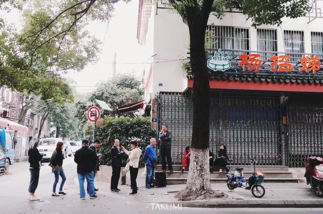 在街边小吃面前，米其林星级餐厅瞬间逊色