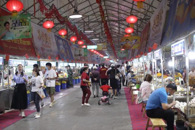 就为了这里的美食，买二张往返机票也绝对值得！带你去和田夜市