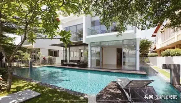 新加坡公寓不让游泳，土豪1万新币租了个泳池！