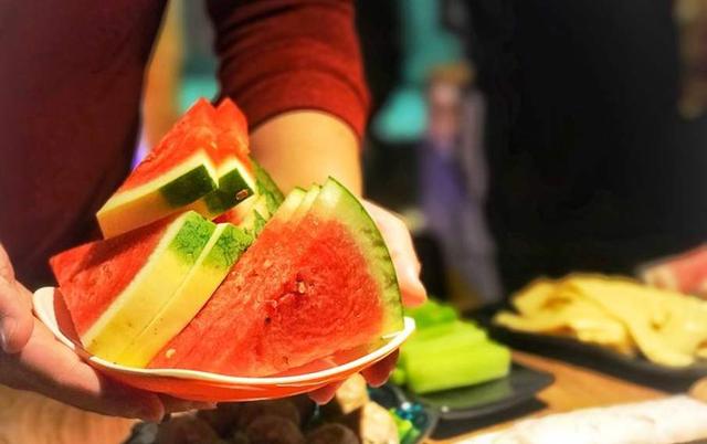 能占大便宜？海底捞3种奇葩“网红吃法”，你会好意思吃吗？