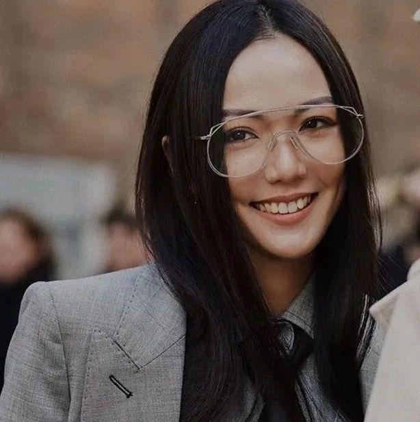 拒绝华谊，不想成为下一个Angelababy，网友：好刚一女的